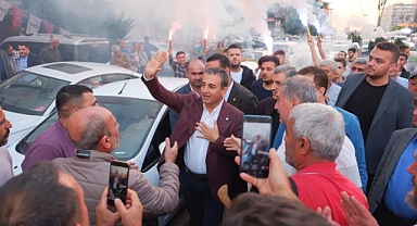 CHP'li Bulut'a Adana'da meşaleli karşılama