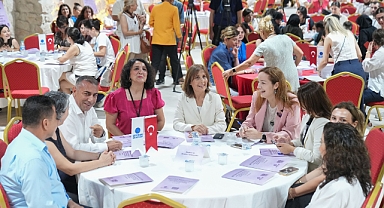  Başkan Oya Tekin, hak savunucusu kadınlar ile