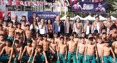8. Geleneksel İsmet Atlı Karakucak Güreşleri yapıldı