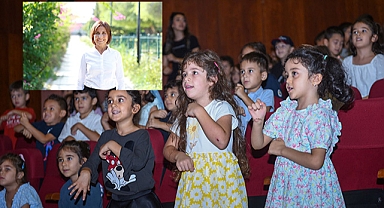 Seyhanlı miniklerin tiyatro heyecanı