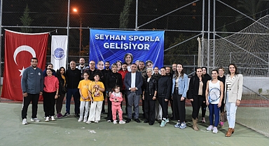 Seyhan'da ''Öğretmenler Günü'' tenis turnuvası