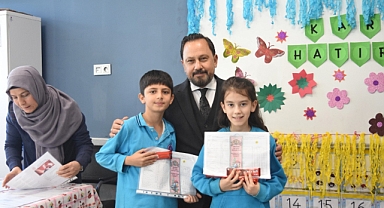 Başkan Uludağ, karne dağıttı