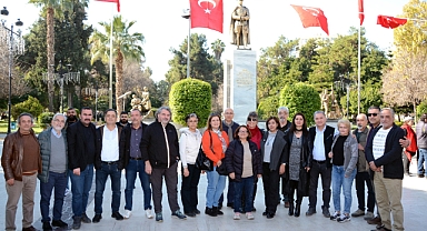 Hekim ve Sağlık Emekçileri Atatürk'ün huzurunda