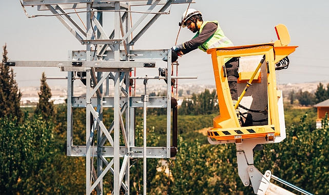 Toroslar EDAŞ Adana’nın enerji altyapısını güçlendiriyor