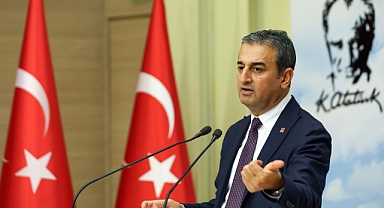 “Millet açlıkla boğuşurken saray saltanat sürüyor”
