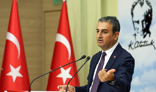 “Millet açlıkla boğuşurken saray saltanat sürüyor”