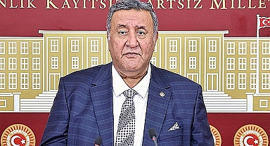 Tarlalar, traktörler ve tarım makinaları icradan satışta