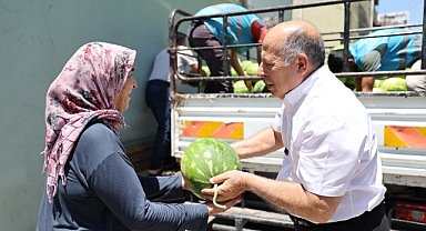  Demirçalı Halka Ücretsiz Karpuz Dağıttı