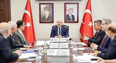 Karaisalı’da tavuk çiftlikleriyle ilgili kritik toplantı