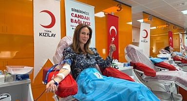 Ünlüler Kızılay'a kan verdi
