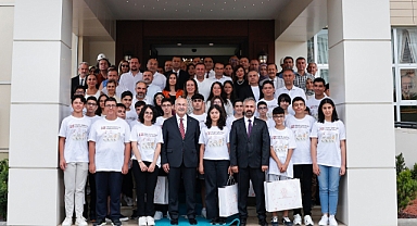 Vali Köşger, LGS birincileriyle bir araya geldi