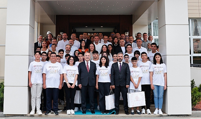 Vali Köşger, LGS birincileriyle bir araya geldi