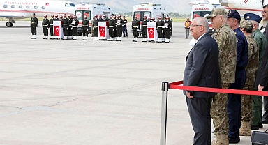 Yüksekova'da şehitler için tören