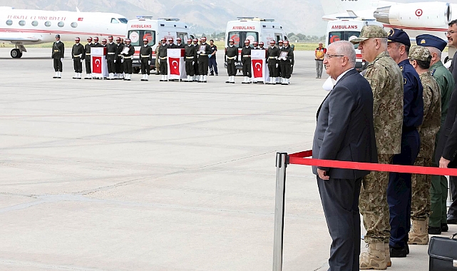 Yüksekova'da şehitler için tören