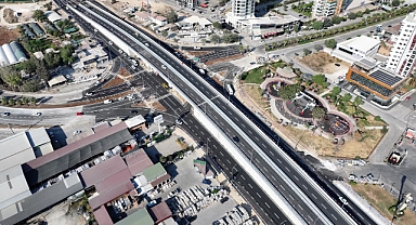 Öğretmenler Bulvarı Köprülü Kavşağı trafiğe açıldı