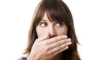 Ağız kokusu kanser belirtisi olabilir!