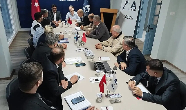 Anahtar Parti’den Adana’da Ekonomi Çalıştayı