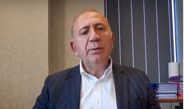Gürsel Tekin CHP’den ihraç edildi