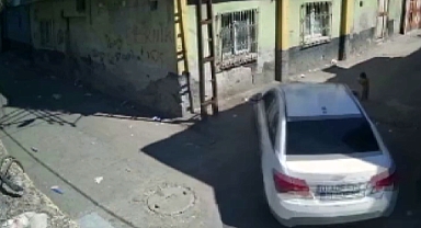 Otomobilin çarptığı 2 yaşındaki çocuk öldü