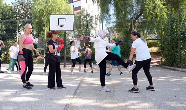 Çukurovalı kadınlar güne sporla başlıyor
