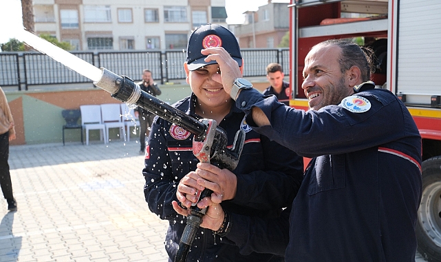Özel gereksinimli Ahmet bir günlüğüne itfaiye eri oldu