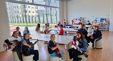 Sarıçam'da saz ve gitar kursları başladı