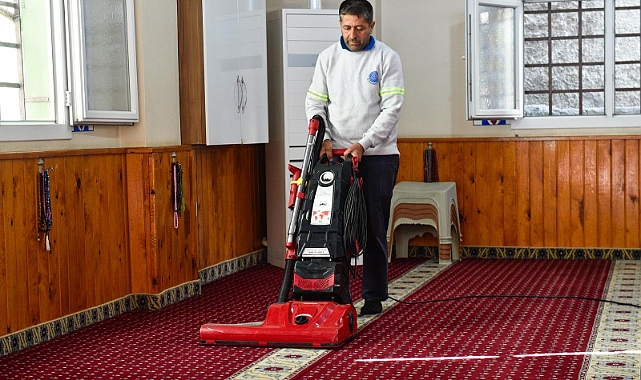 Seyhan'da ibadethaneler pırıl pırıl