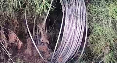 Hırsızlar elektrik direğini hedef aldı