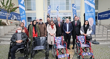 Engelli bireylere tekerlekli sandalye dağıtıldı