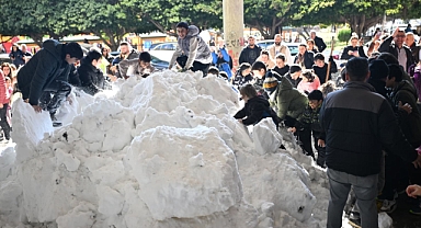 Kozay, Toroslardan çocuklar için kar getirtti