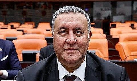 Mutlu azınlık geceleri, yoksul halk gündüzleri yaşıyor