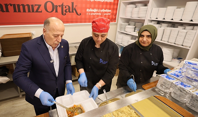 Yüreğir Belediyesi'nden dayanışma sofrası