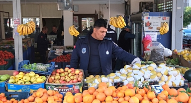 Ceyhan Belediyesi’nden manavlara sıkı denetim
