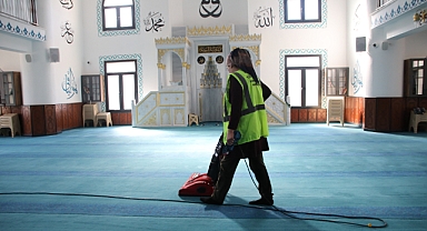 Yüreğir'de ibadethanelerde bayram temizliği