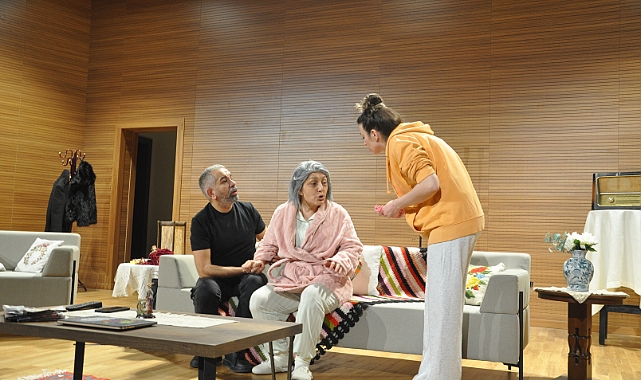 Demans Pratiği Tiyatro oyunu