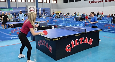 Veteranlar masa tenisi turnuvası sona erdi