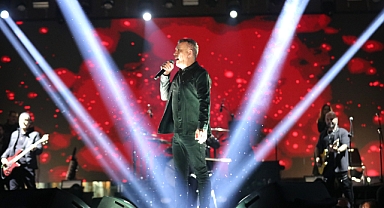 Yüreğir'de Haluk Levent rüzgarı