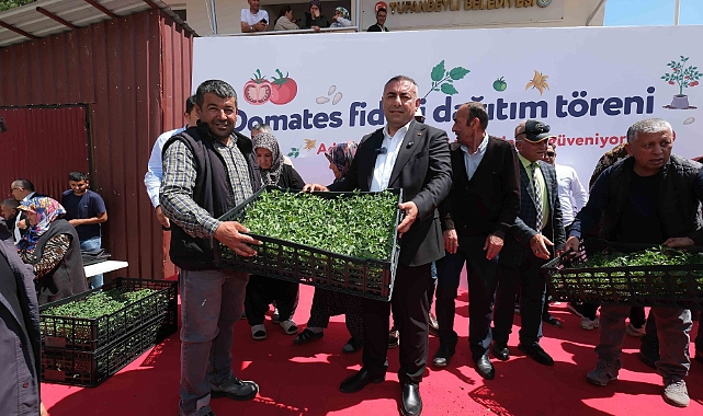Adana Büyükşehir Belediyesi üreticinin yanında
