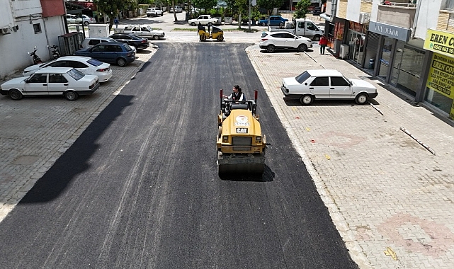 Ceyhan'da asfaltlama çalışması