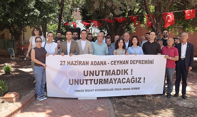 Ceyhan Deprem Anıtı önünde anma töreni düzenlendi