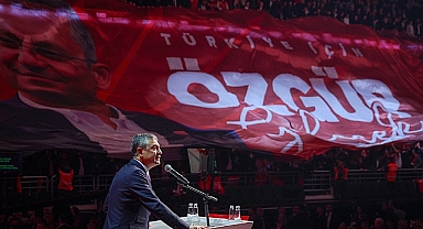 Özgür Özel: Şimdilik baba ocağını kimse bırakmasın