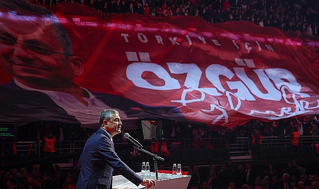 Özgür Özel: Şimdilik baba ocağını kimse bırakmasın