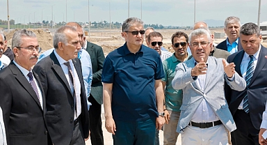 Vali Yavuz, Sera Organize Tarım bölgesini gezdi
