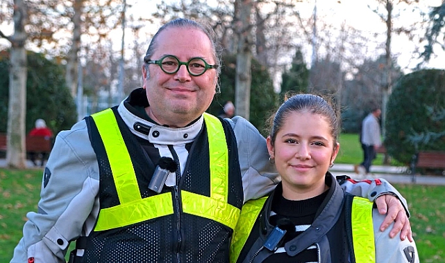 Baba-kız Vespa yolculuğunu tamamladı