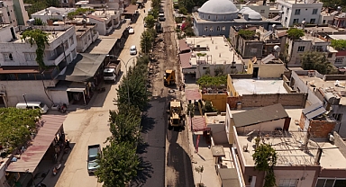 Ceyhan'da asfalt seferberliği sürüyor