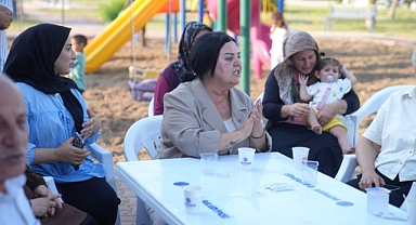 Hasibe Akkan, mahalle mahalle Seyhan’ı dinliyor
