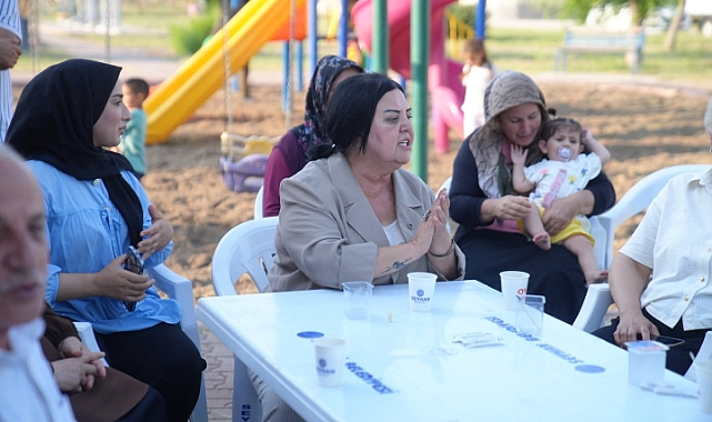 Hasibe Akkan, mahalle mahalle Seyhan’ı dinliyor